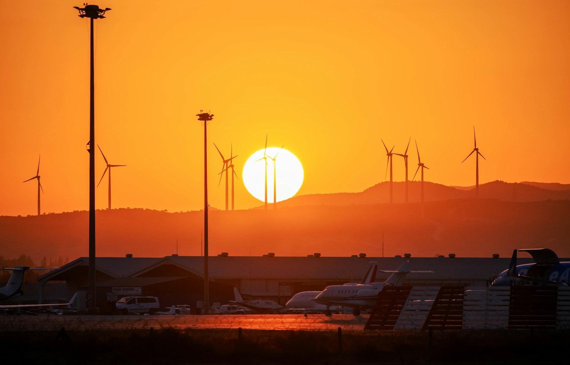 5 Bandara di Indonesia Yang Telah Gunakan Energi Surya
